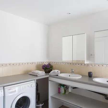 Dom wakacyjny Le Garden Family - Rando Escalade- Avec Jardin Spacieux - Confort & Wifi - Parking Prive - Golf Et Chateau A 15 Minutes