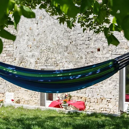 Dom wakacyjny Le Garden Family - Rando Escalade- Avec Jardin Spacieux - Confort & Wifi - Parking Prive - Golf Et Chateau A 15 Minutes *