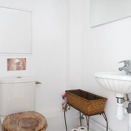 Dom wakacyjny Le Garden Family - Rando Escalade- Avec Jardin Spacieux - Confort & Wifi - Parking Prive - Golf Et Chateau A 15 Minutes